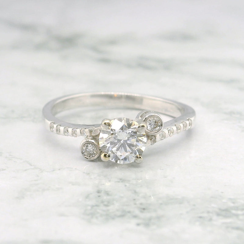 Round Shape Diamond Ring
