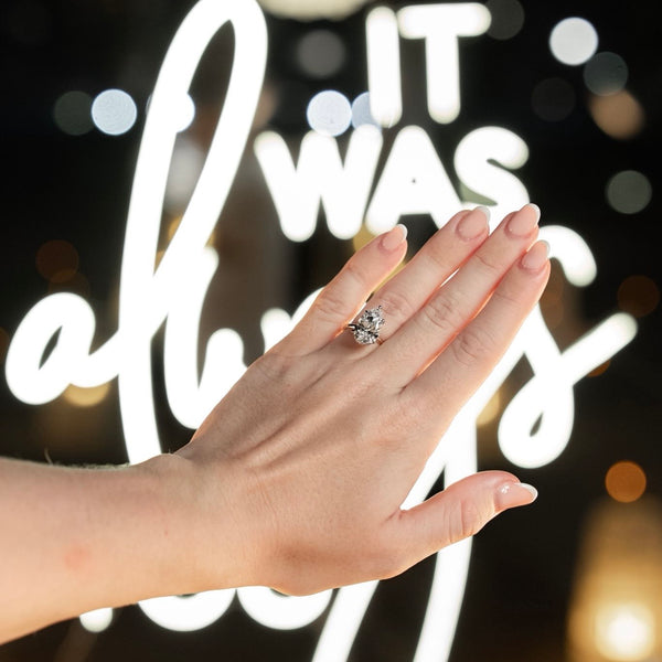 Pear Brilliant Cut Solitaire Plain Band Lab Diamond Engagement Ring (Floating Head) (1ct+)