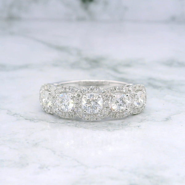 Wedding Band in Round Diamonds