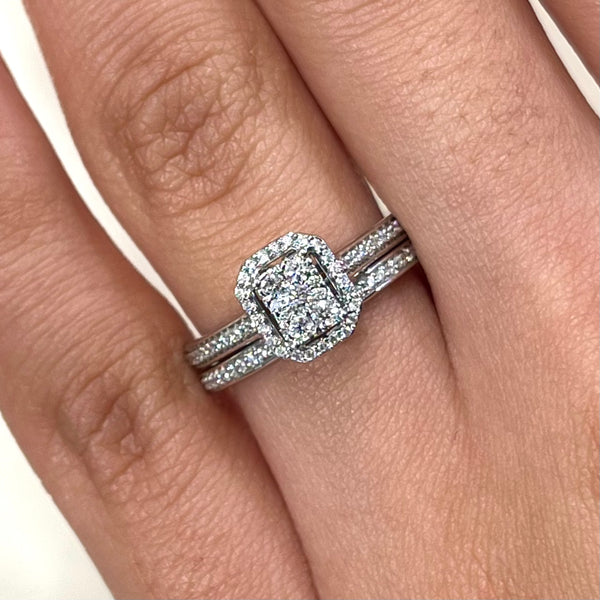 Radiant Shape Single Halo Diamond Ring & Matching Band