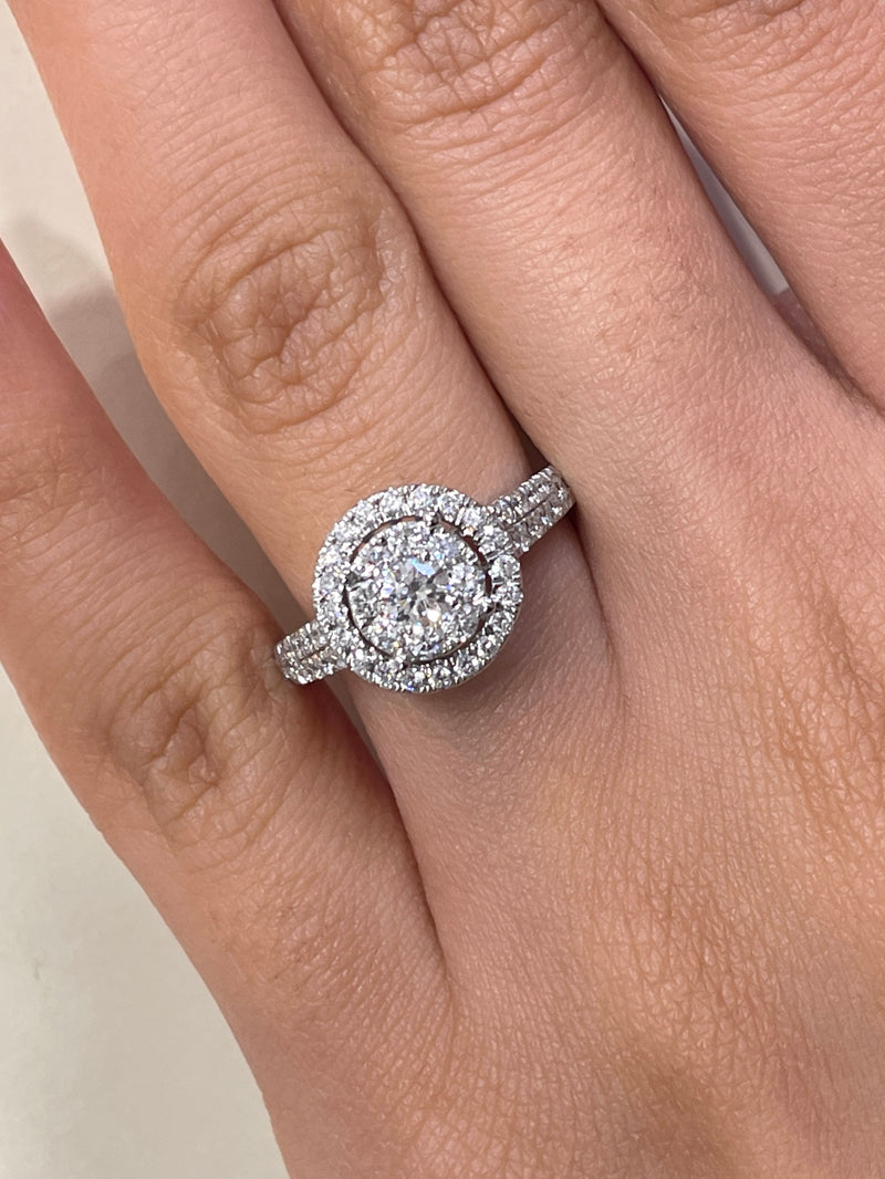 Round Shape Single Halo Diamond Ring