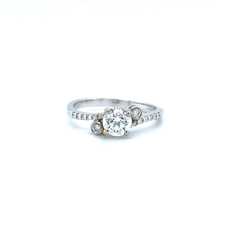 Round Shape Diamond Ring