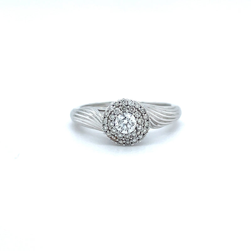 Round Shape Swirled Diamond Ring