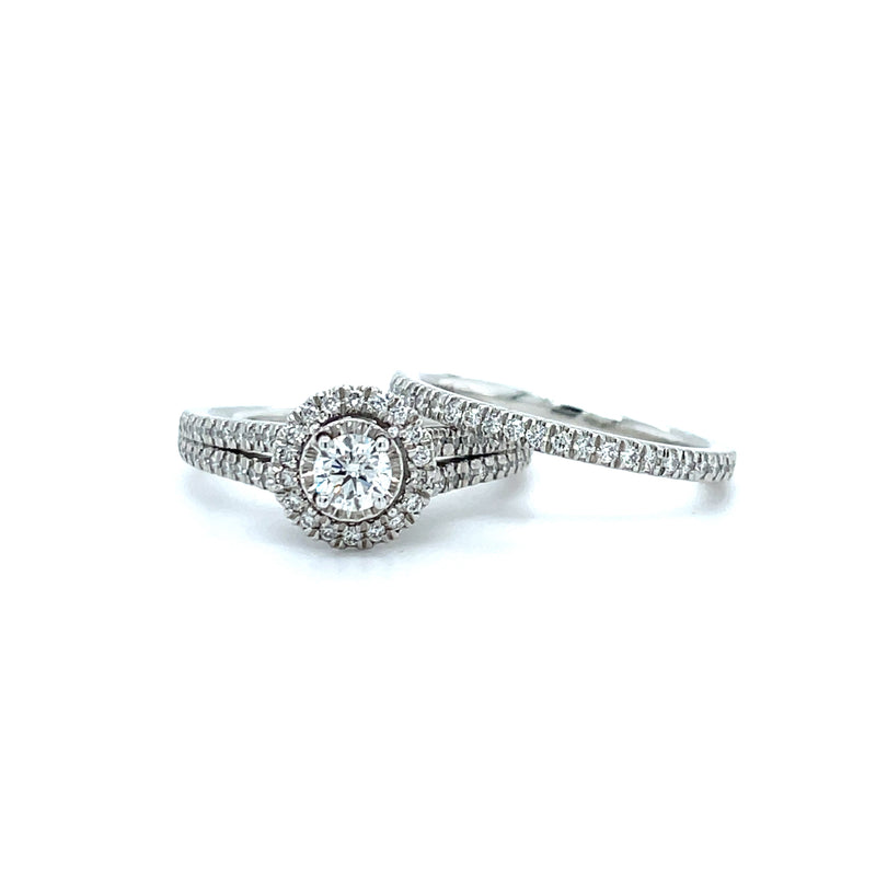 Round Shape Single Halo Diamond Ring & Matching Band