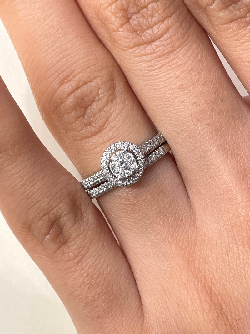 Round Shape Single Halo Diamond Ring & Matching Band