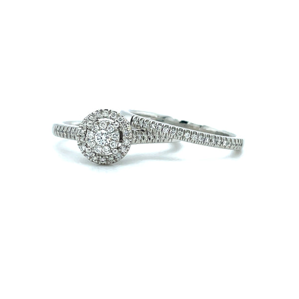 Round Shape Single Halo Diamond Ring & Matching Band