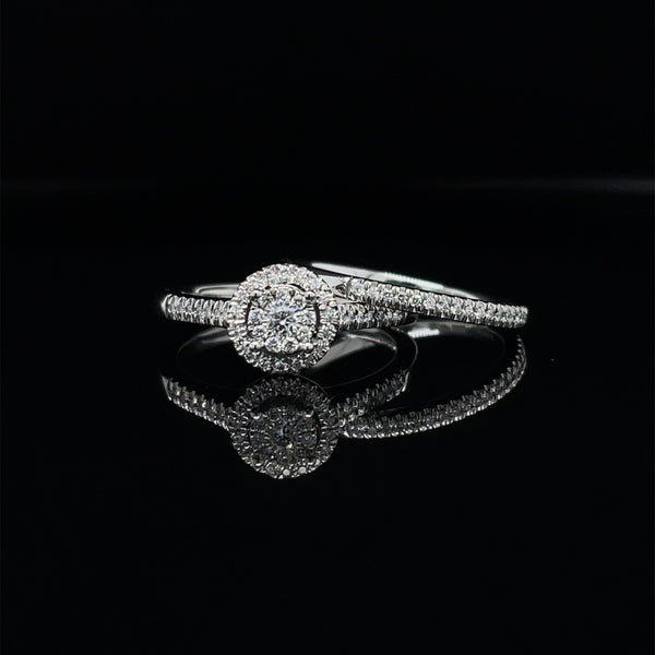 Round Shape Single Halo Diamond Ring & Matching Band