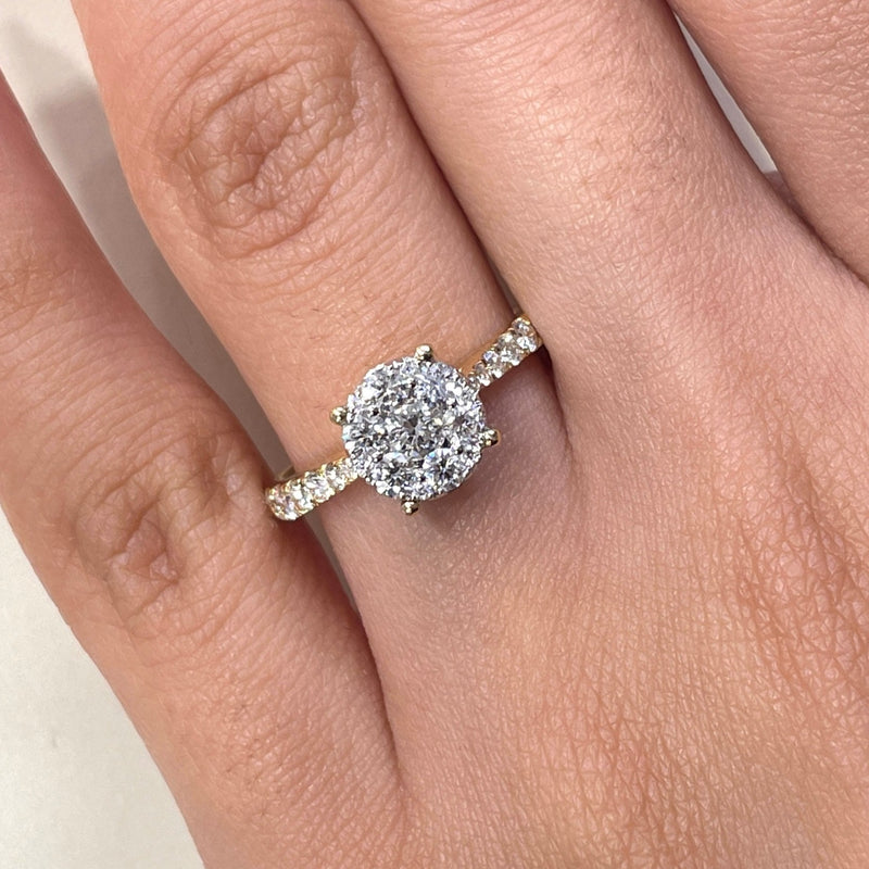 Round Shape Cluster Diamond Ring