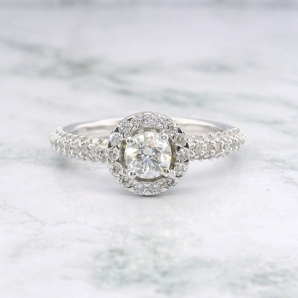 Round Shape Single Halo Diamond Ring