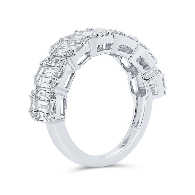 Wedding Band set in Round Brilliant and Baguette Diamonds
