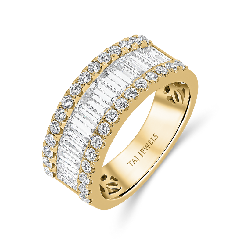 Wedding Band set in Round Brilliant and Baguette Diamonds