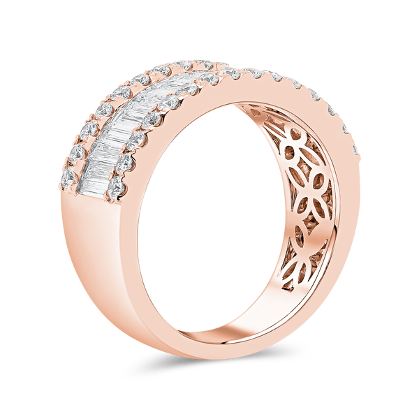 Wedding Band set in Round Brilliant and Baguette Diamonds