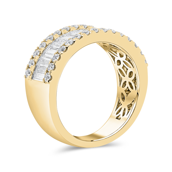 Wedding Band set in Round Brilliant and Baguette Diamonds