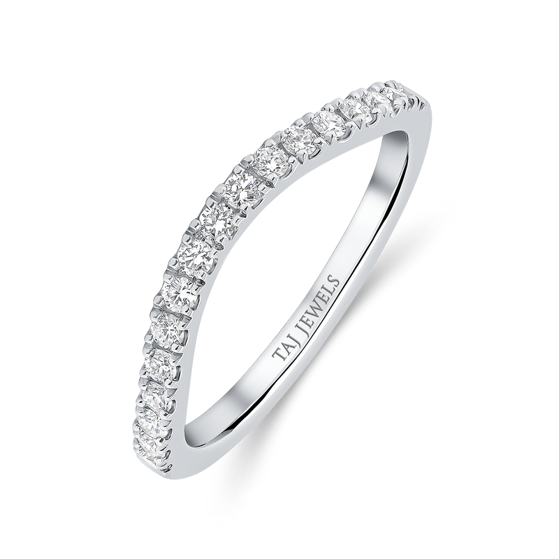 Wedding Band Curve set in Round Brilliant Diamond