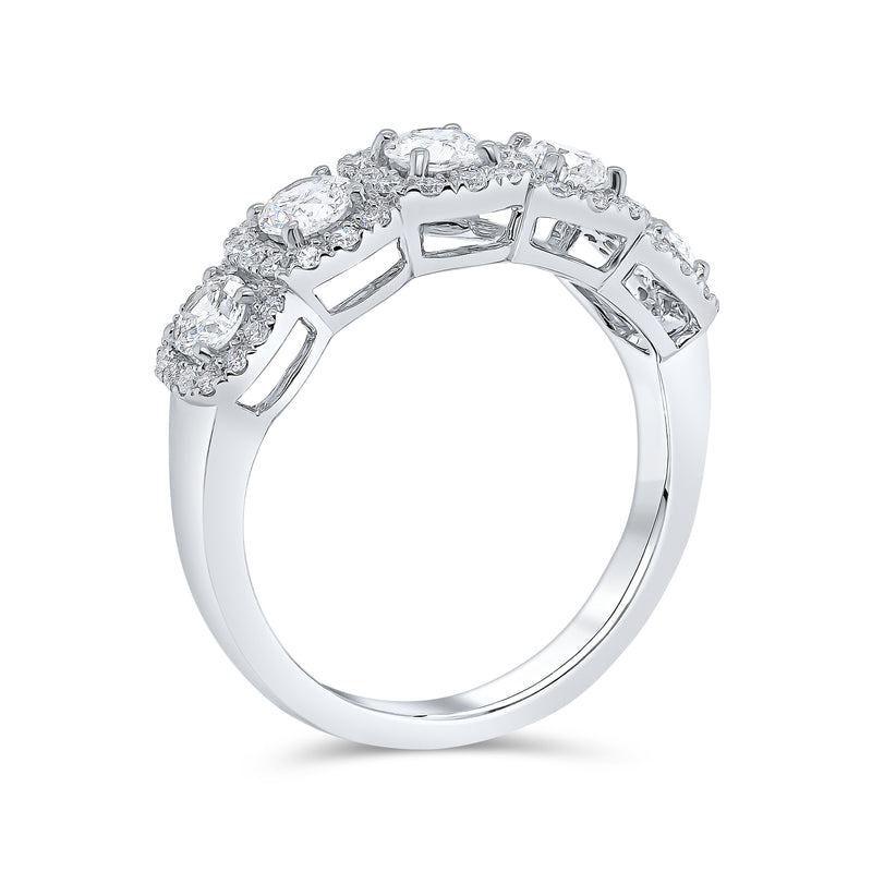 Wedding Band in Round Diamonds