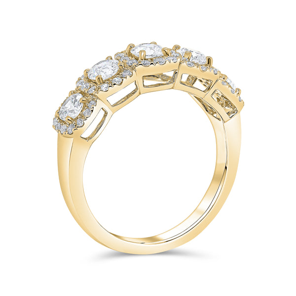 Wedding Band in Round Diamonds