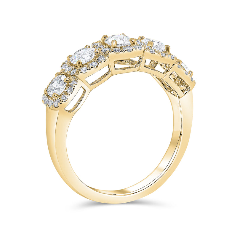 Wedding Band in Round Diamonds