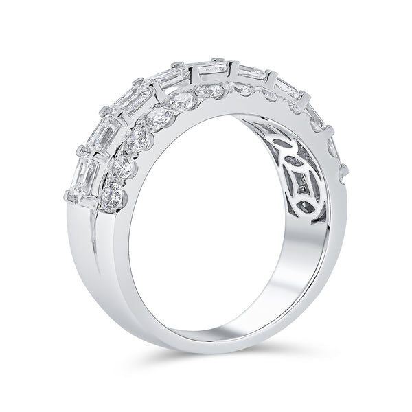 Wedding Band set in Round Brilliant and Baguette Diamonds