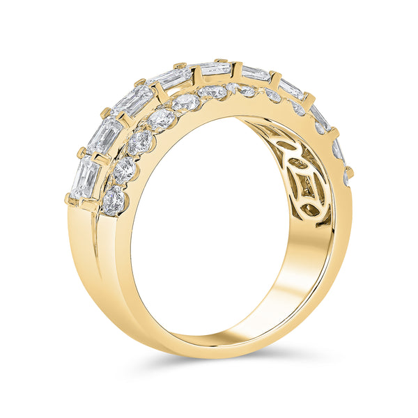Wedding Band set in Round Brilliant and Baguette Diamonds