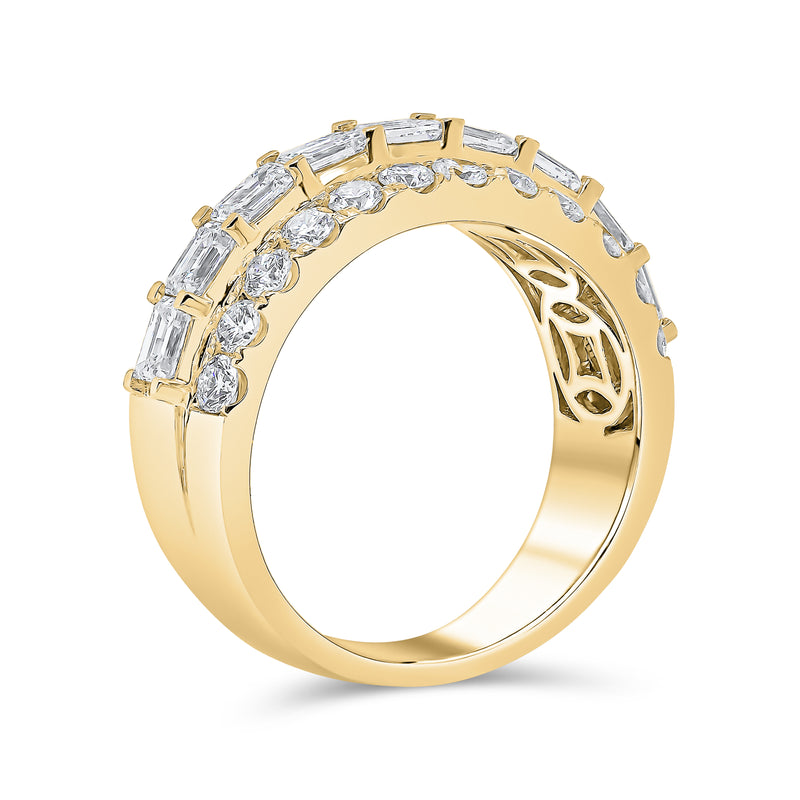 Wedding Band set in Round Brilliant and Baguette Diamonds