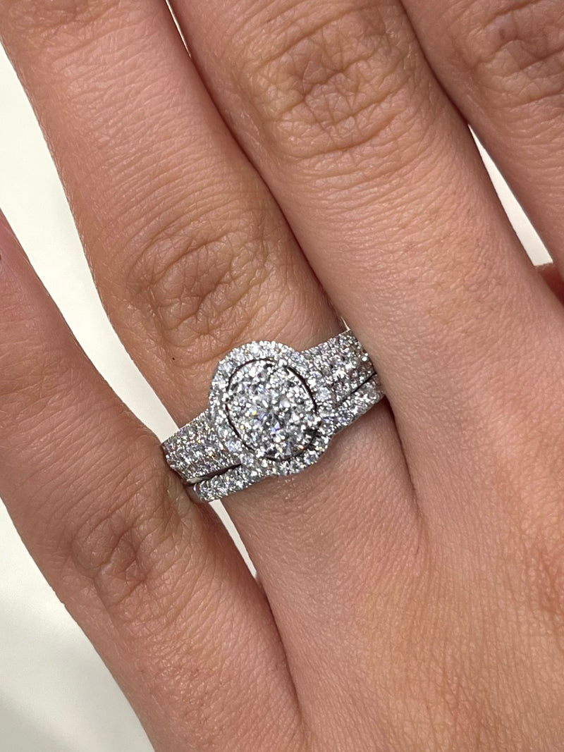 Oval Shape Single Halo Diamond Ring & Matching Band