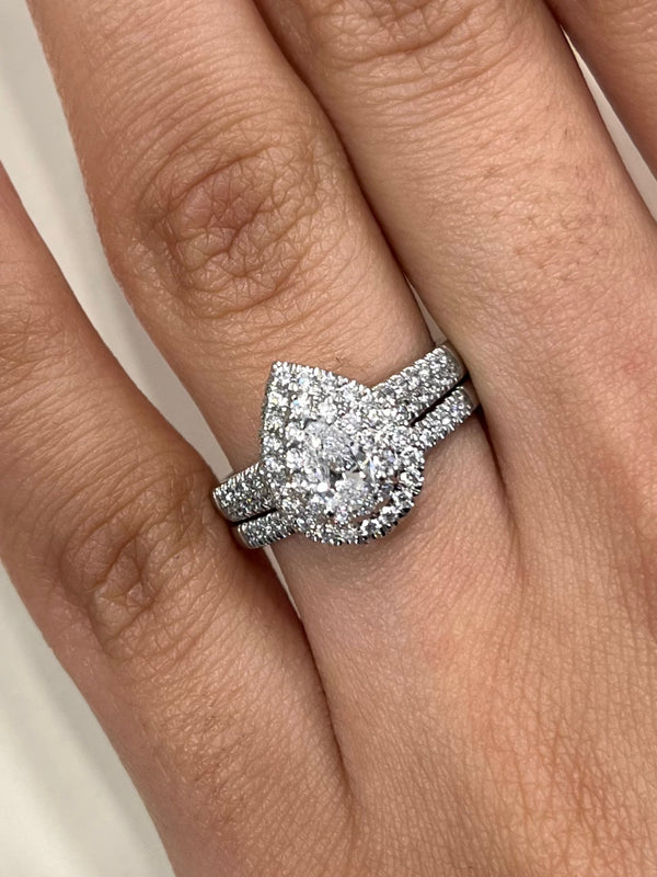 Pear Shape Double Halo Diamond Ring & Matching Band