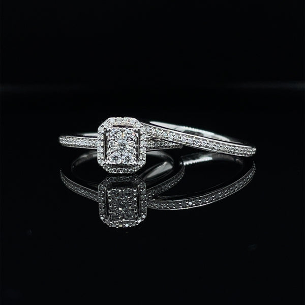 Radiant Shape Single Halo Diamond Ring & Matching Band
