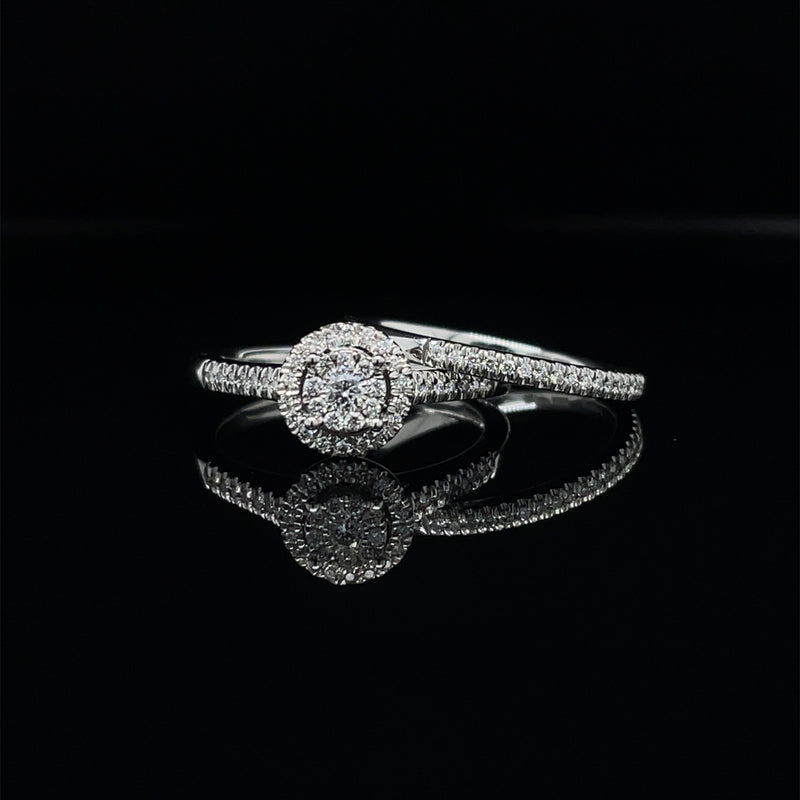 Round Shape Single Halo Diamond Ring & Matching Band