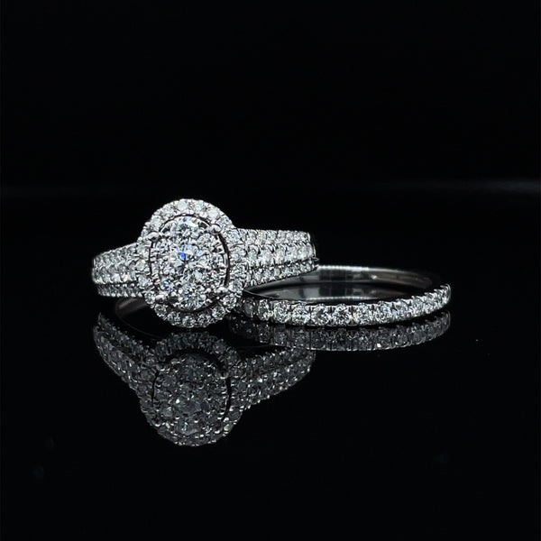 Oval Shape Single Halo Diamond Ring & Matching Band