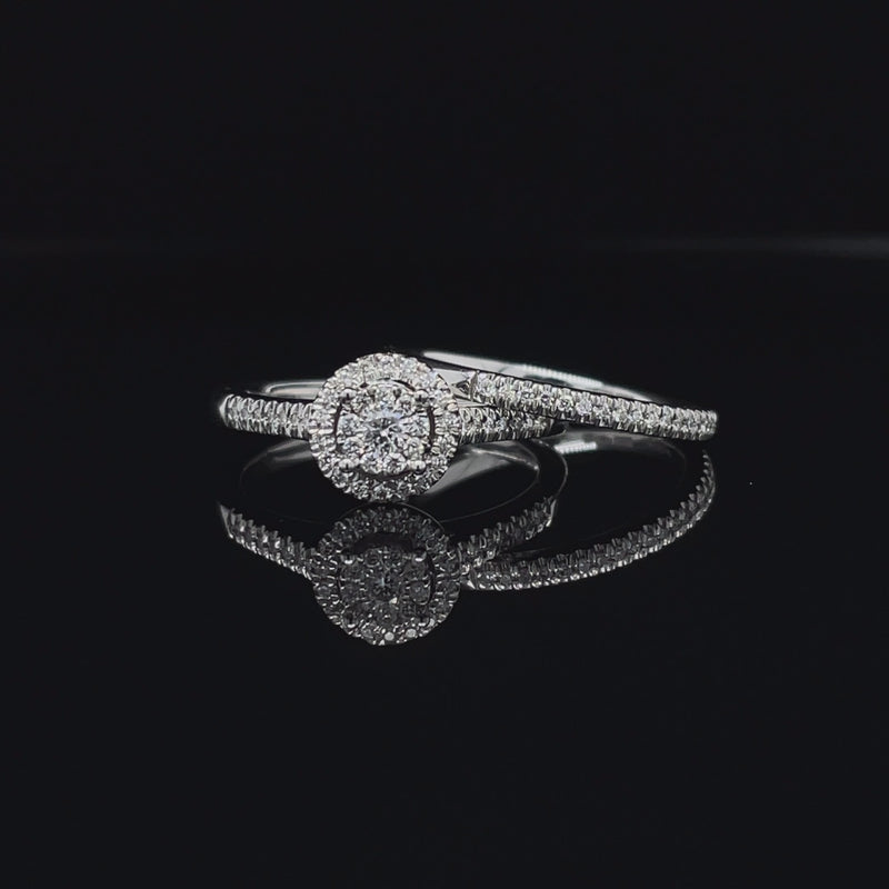 Round Shape Single Halo Diamond Ring & Matching Band